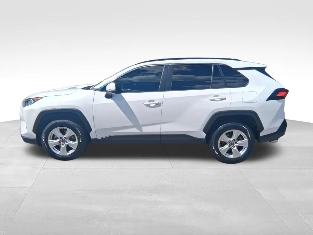 Used 2020 White Toyota XLE image 2