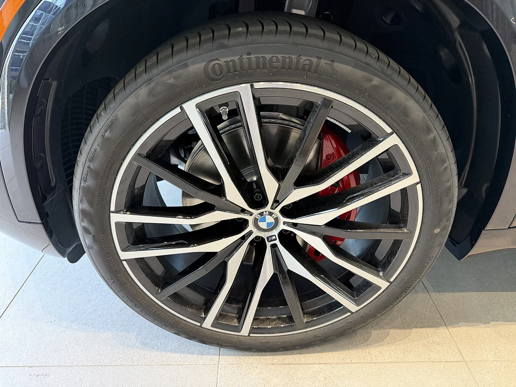 New 2026 Carbon Black Metallic BMW xDrive40i image 8