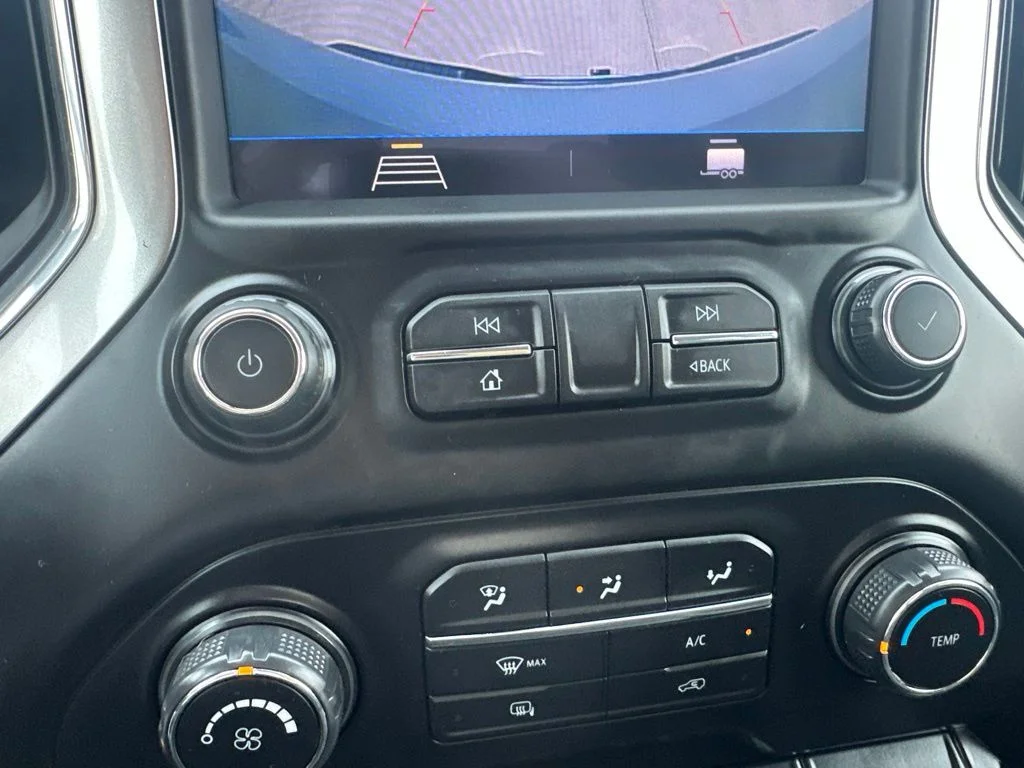 Used 2020 Silver Chevrolet LT image 17