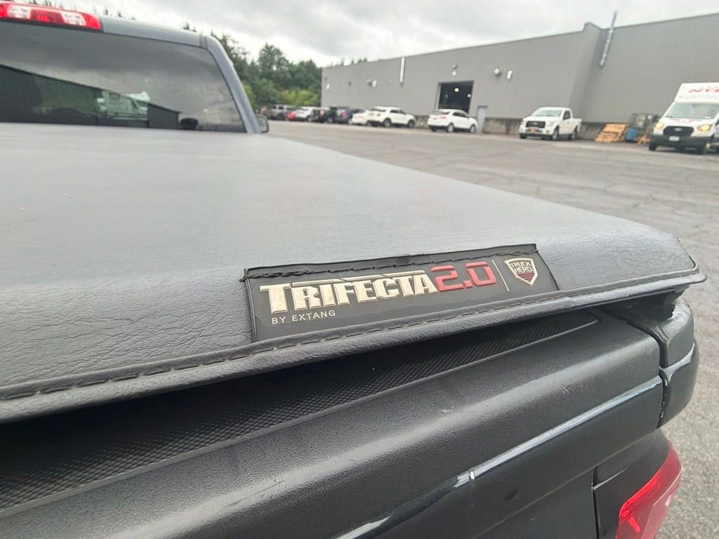 Used 2018 Gray Chevrolet LT image 11