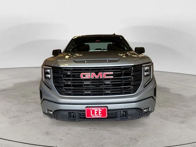 Used 2023 Silver GMC Elevation image 9