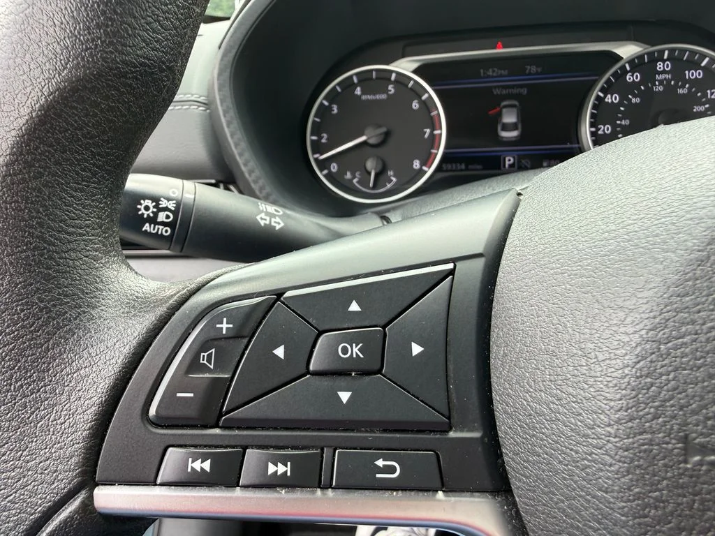 Used 2024 Gray Nissan SV image 18