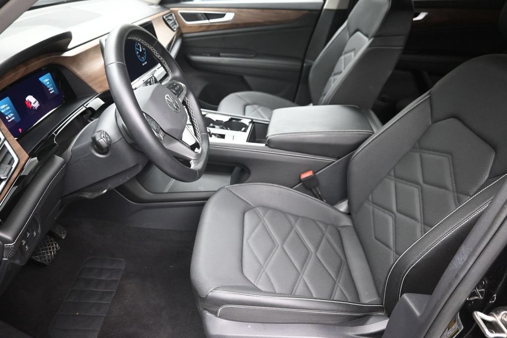 Used 2026 Black Volkswagen SE w/Technology image 19