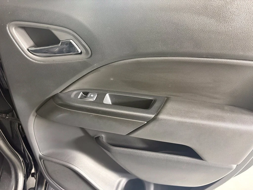 Used 2022 Black Chevrolet LT image 18
