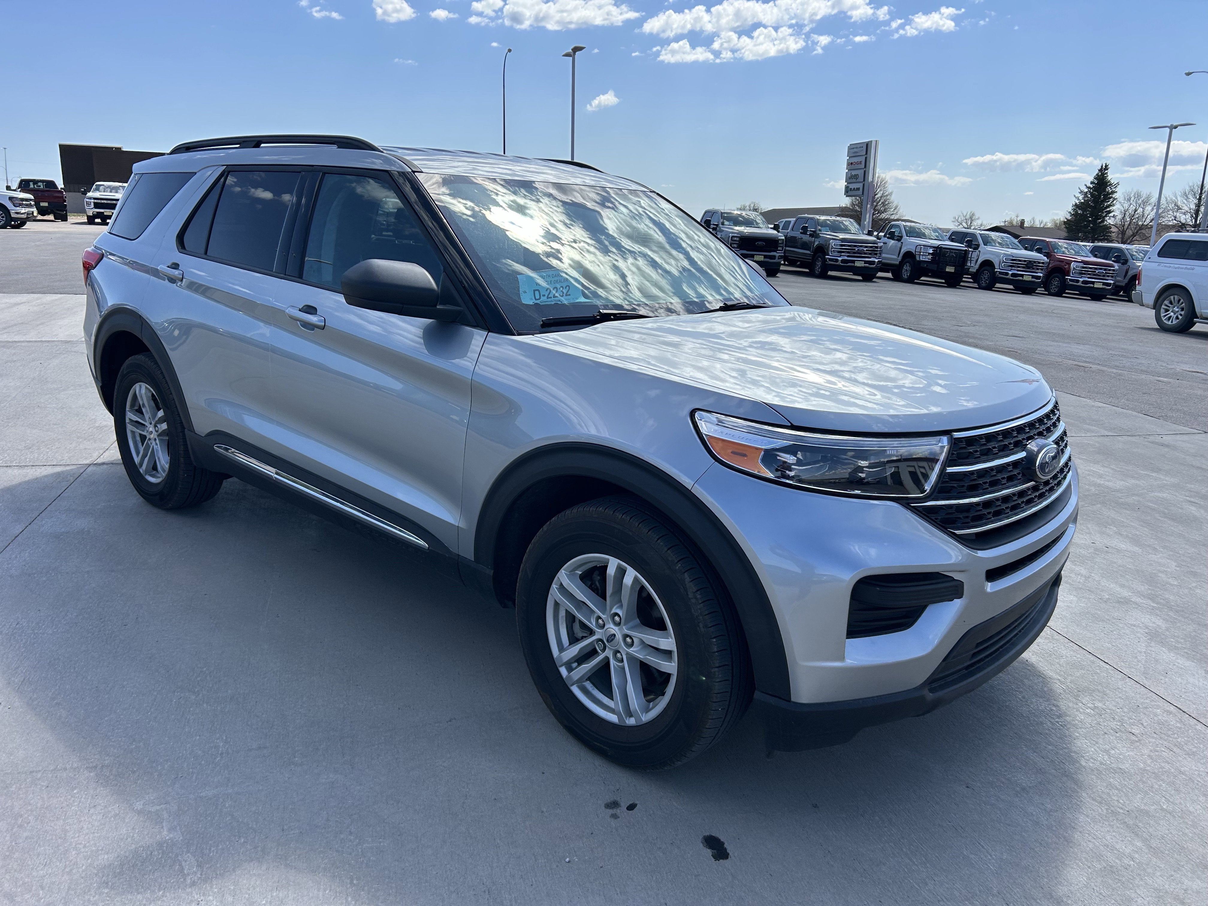 Used 2024 Gray Ford XLT image 3