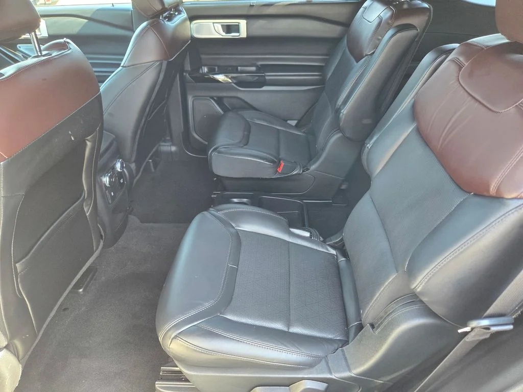 Used 2021 White Metallic Ford Platinum image 13