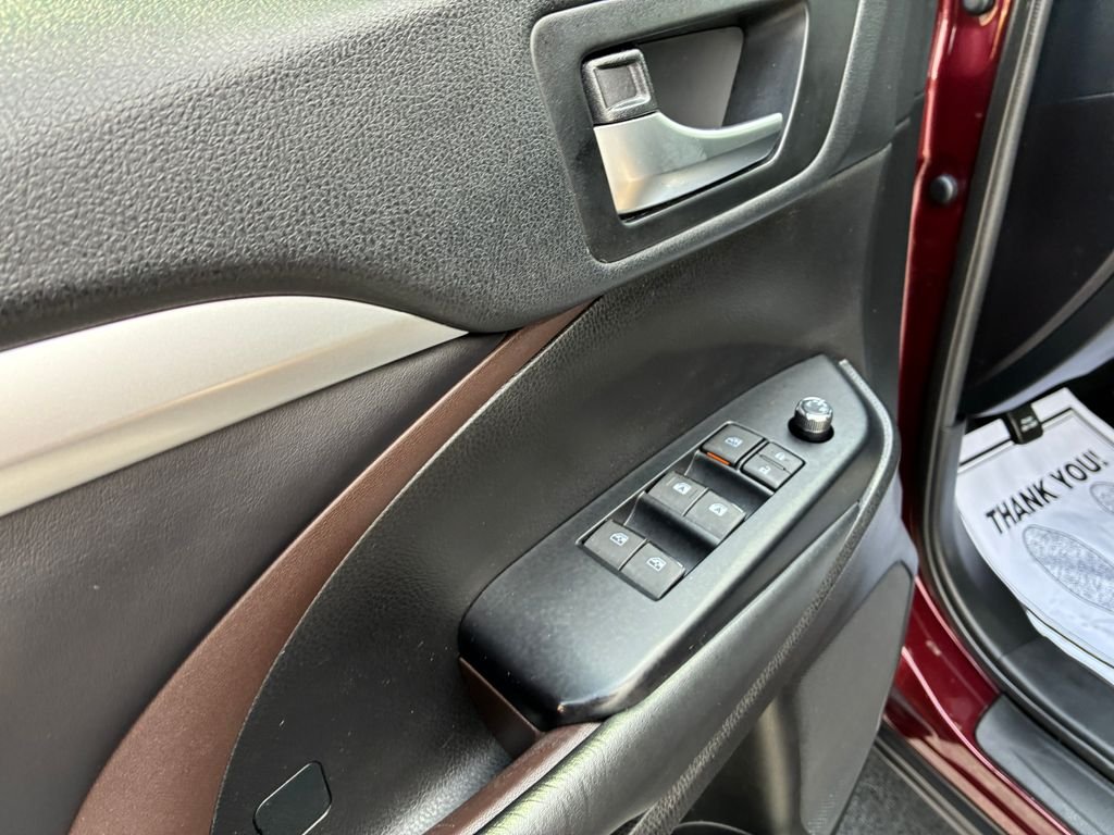 Used 2019 Red Toyota XLE image 10