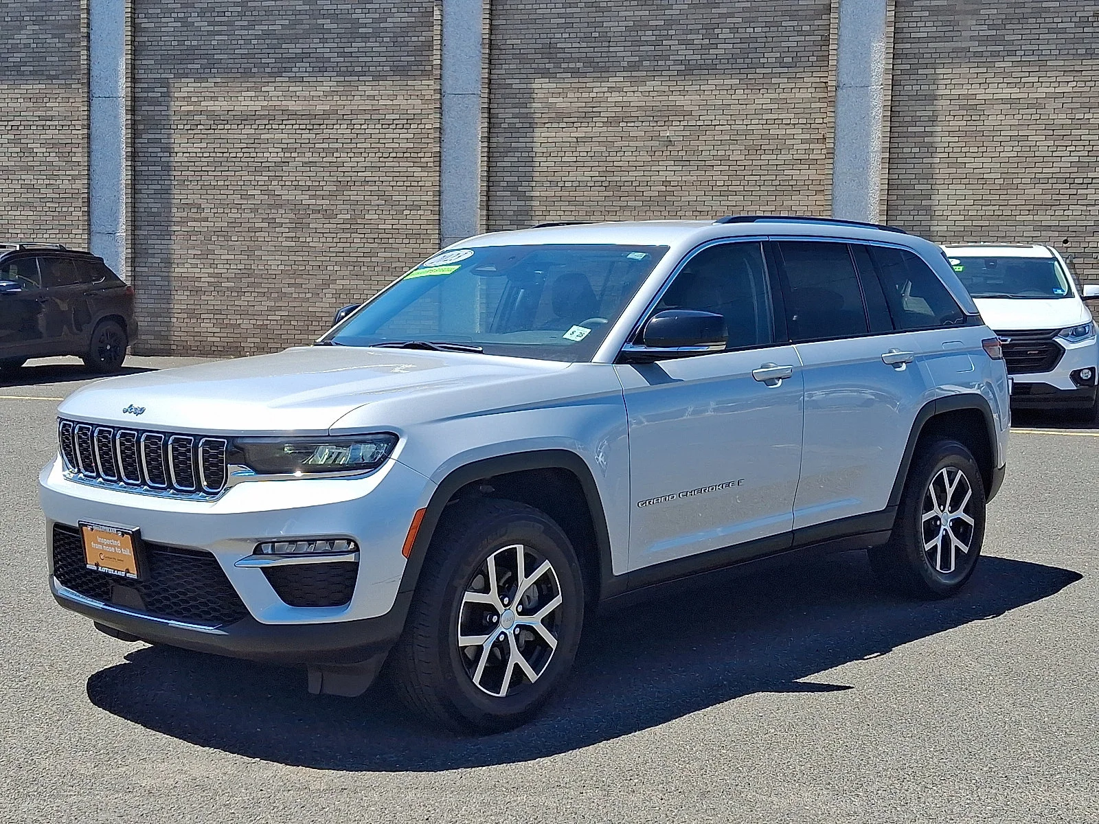 Certified Used 2023 Silver Zynith Jeep Limited image 3
