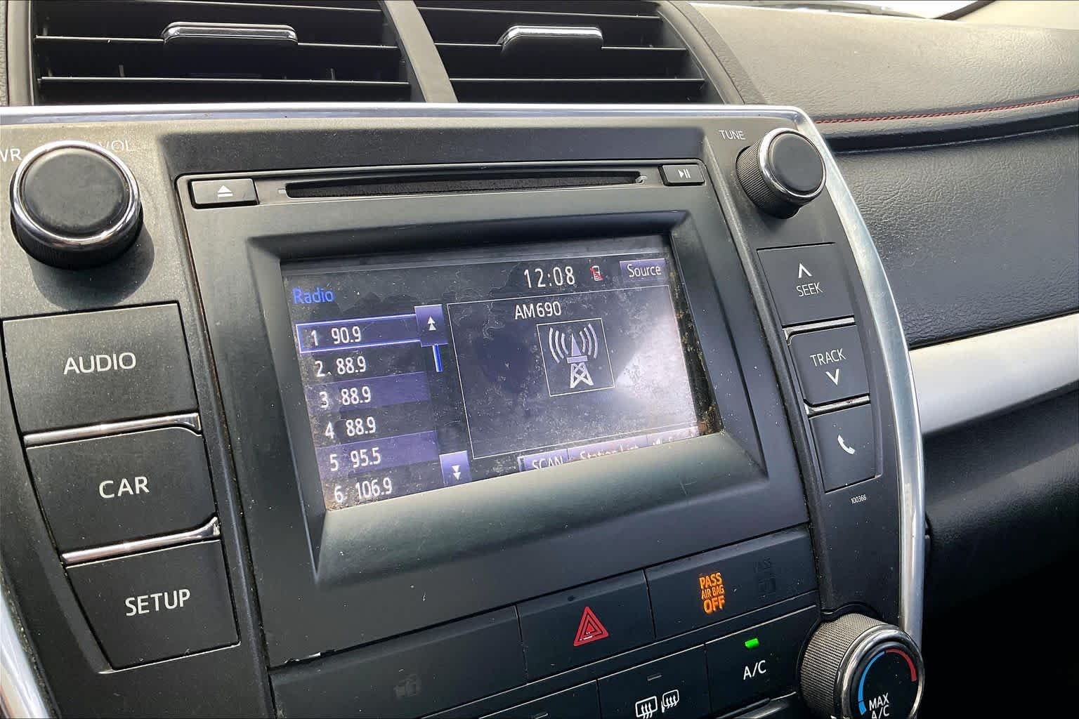 Used 2015 Predawn Gray Mica Toyota SE image 28