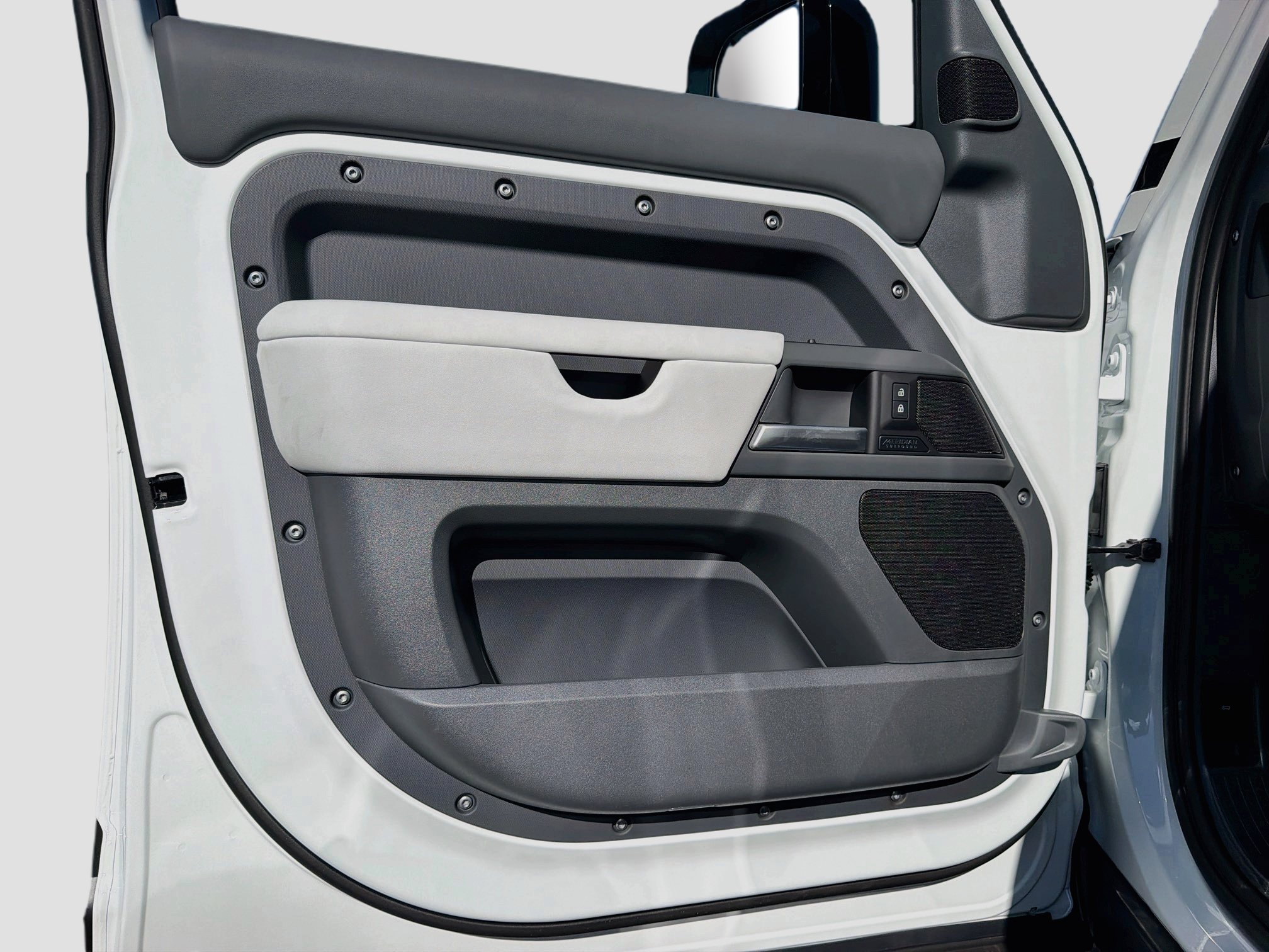 New 2026 Fuji White Land Rover X-Dynamic SE image 21