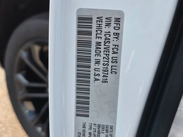 New 2026 Bright White Clear-Coat Exterior Paint Jeep Summit Reserve image 30