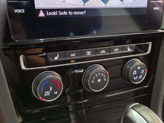Used 2019  Volkswagen 2.0T SE image 23