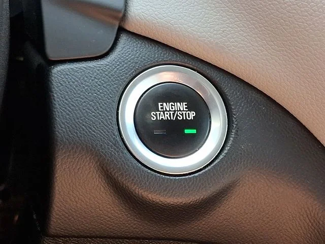Used 2018 Silver Chevrolet LT image 22
