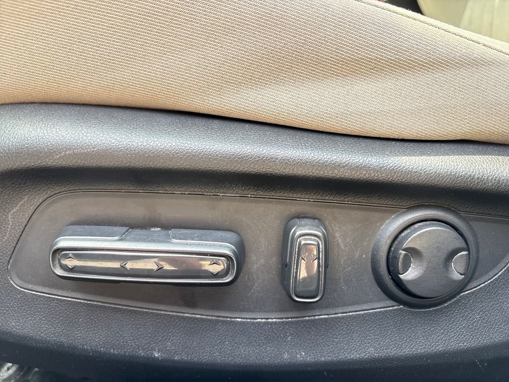 Used 2023  Honda EX image 14
