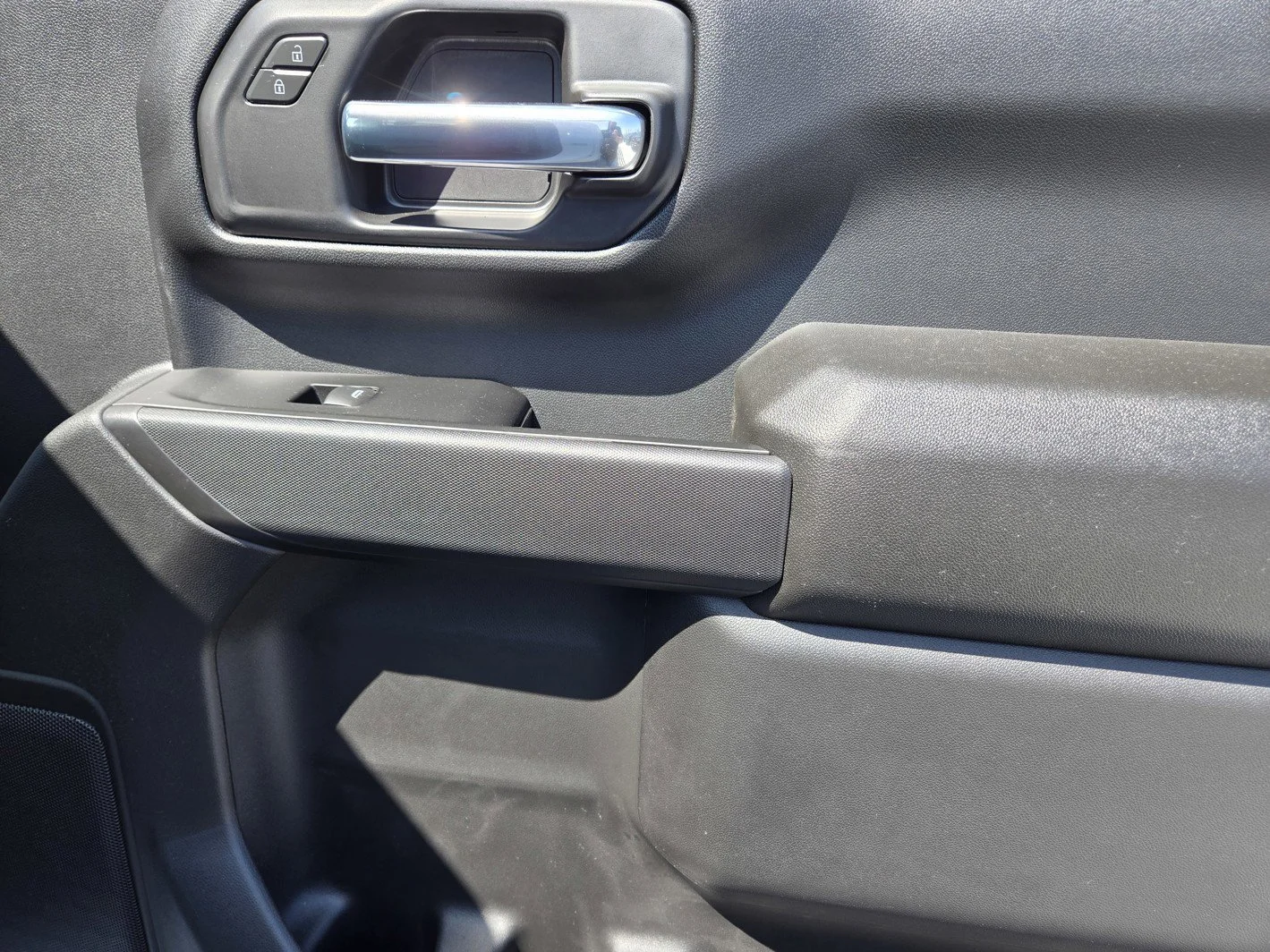 New 2026 Summit White Chevrolet Work Truck image 8