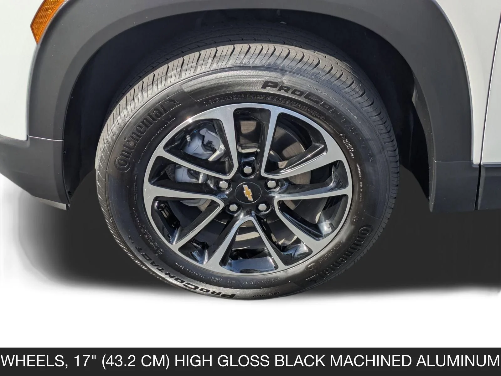 Used 2025 Summit White Chevrolet LT image 11