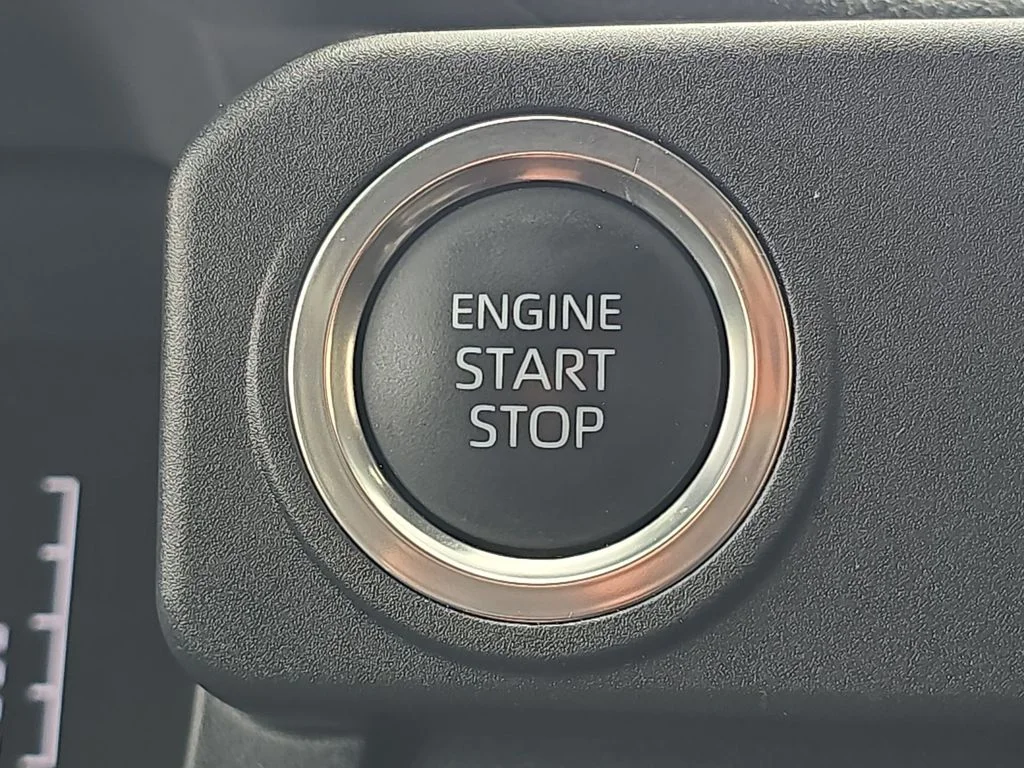 Used 2025  Toyota SR5 image 30