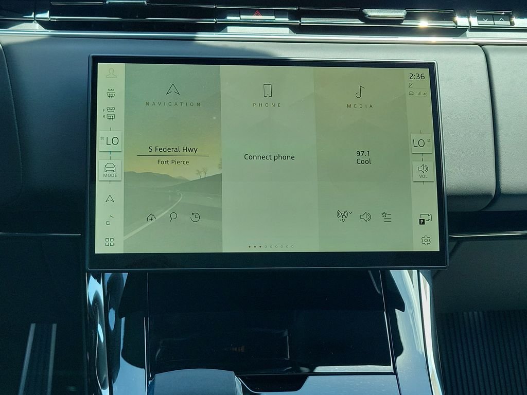 New 2026 Fuji White Land Rover Dynamic SE image 21