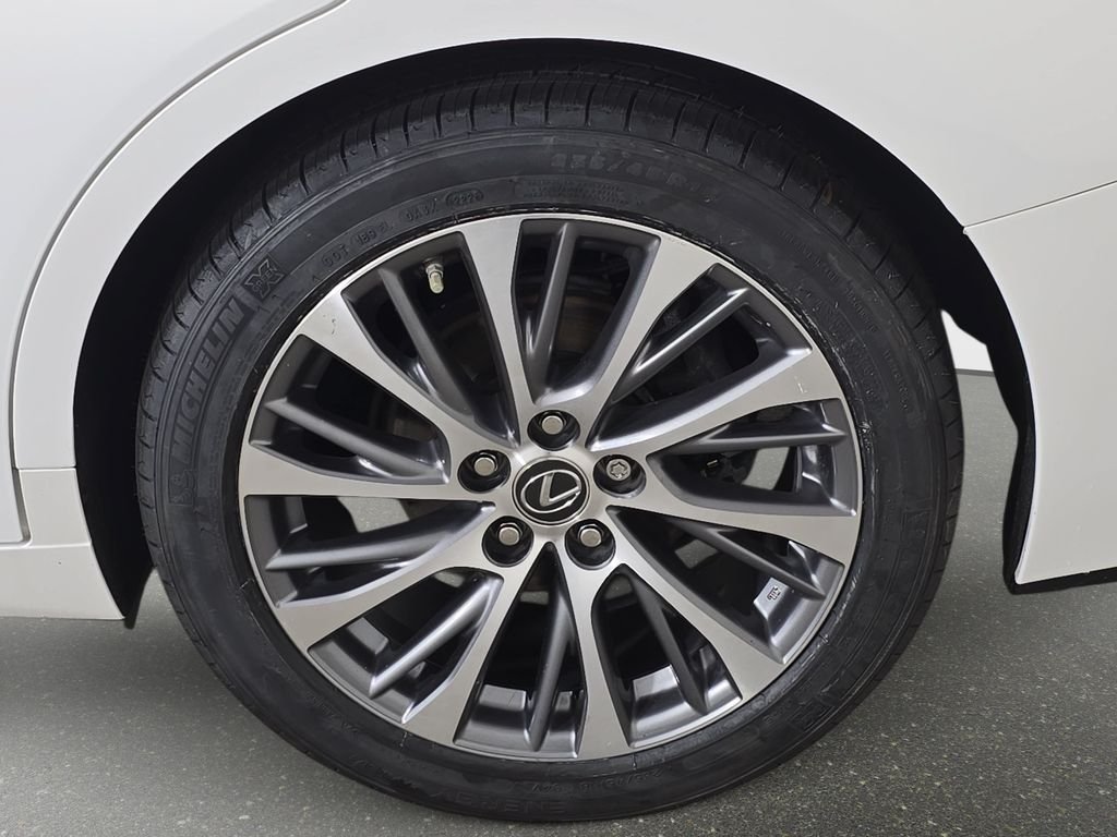 Used 2020 White Pearl Lexus 350 image 37
