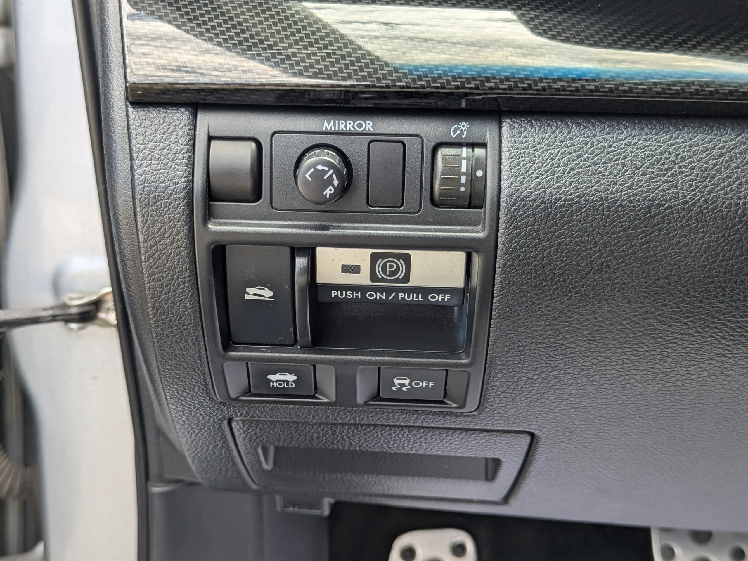 Used 2014 Ice Silver Metallic Subaru 2.5i Sport image 14