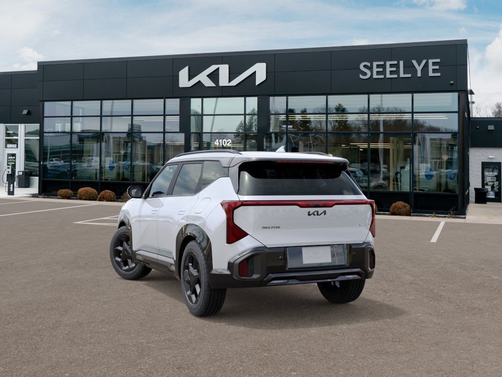 New 2027 Snow White Pearl Kia X-Line S image 4