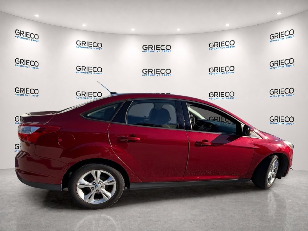 Used 2013 Red Ford SE image 8