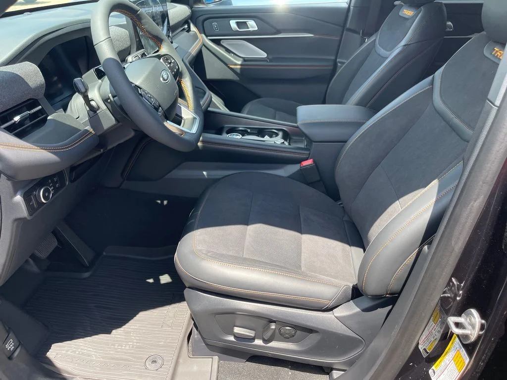 New 2026 Agate Black Metallic Ford Tremor® image 7