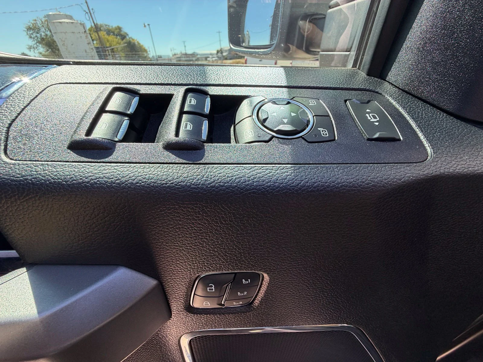 Used 2020 Silver Ford Platinum image 15