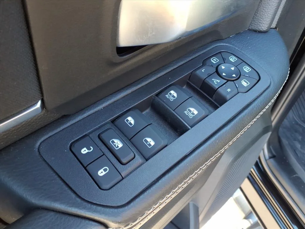2025 RAM 2500 Big Horn - Photo 8