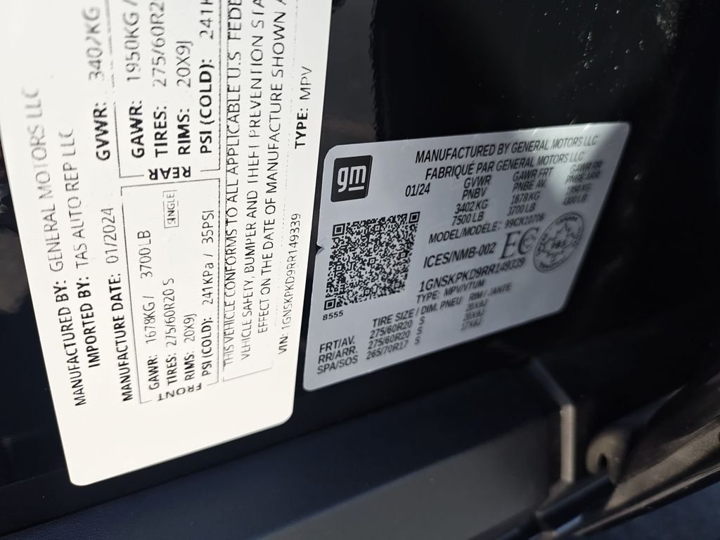 Used 2024 Black Chevrolet Z71 image 27