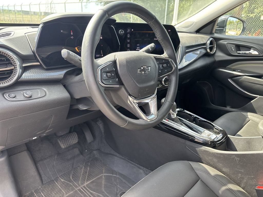 New 2026 Summit White Chevrolet ACTIV image 12