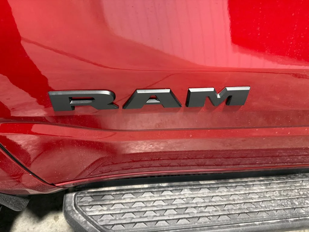 New 2026 Molten Red Pearl-Coat Exterior Paint RAM Warlock image 12