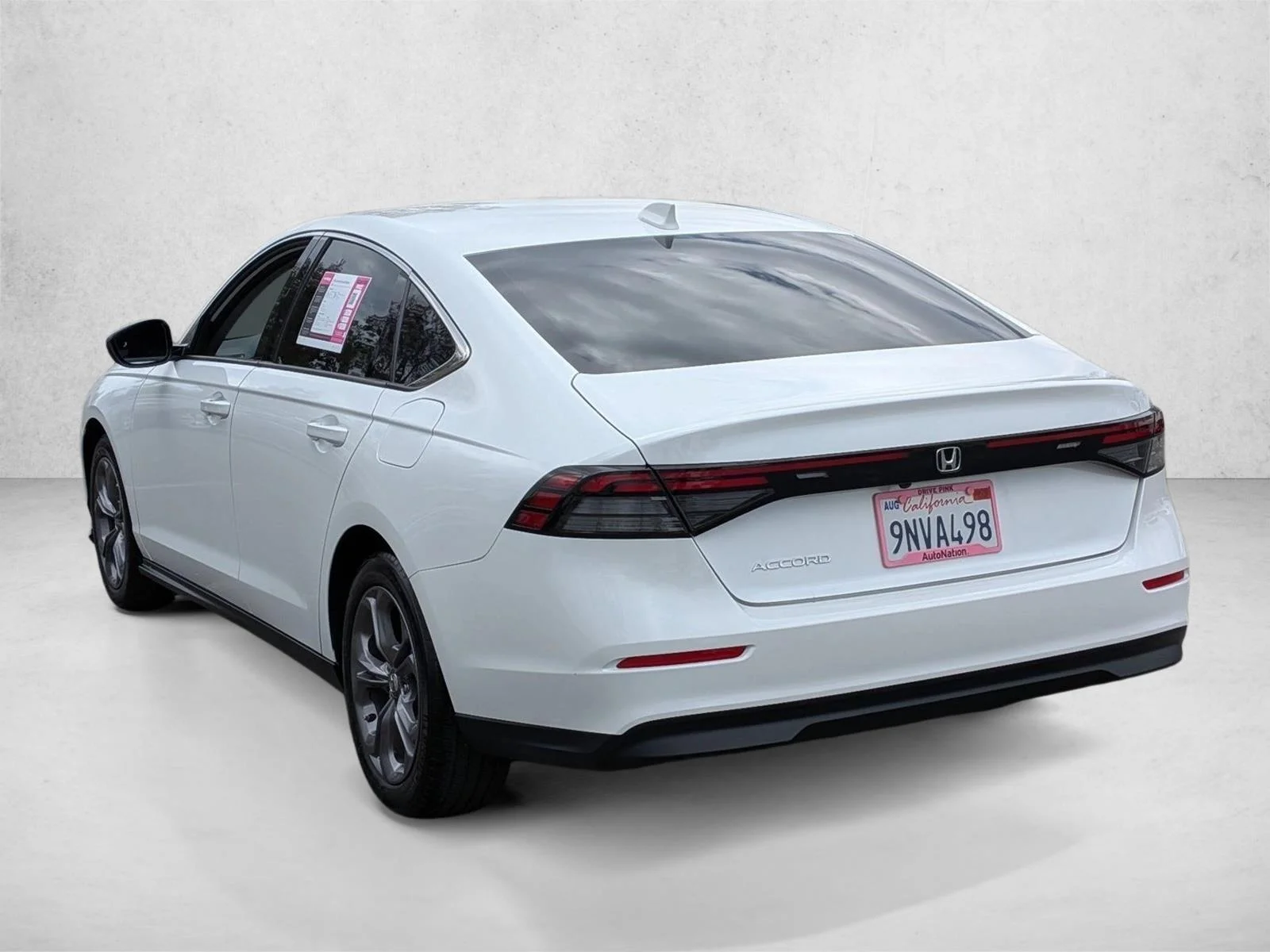 Used 2024 Platinum White Pearl Honda EX image 8