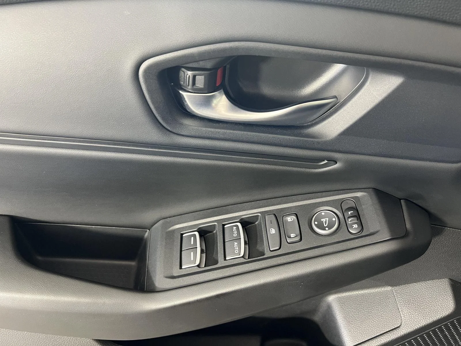 Used 2023  Honda EX image 7