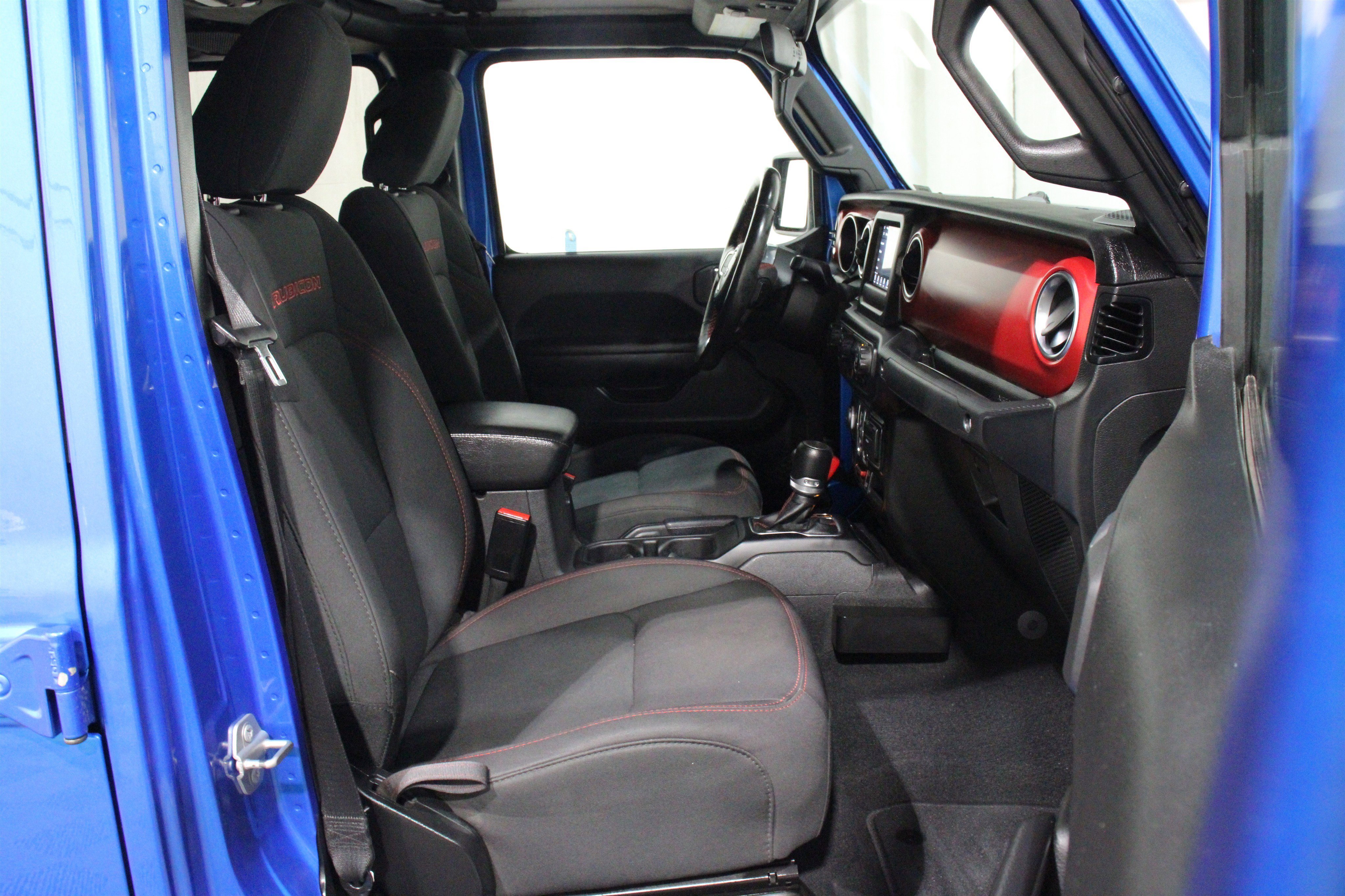 Used 2021 Hydro Blue Pearlcoat Jeep Rubicon image 28
