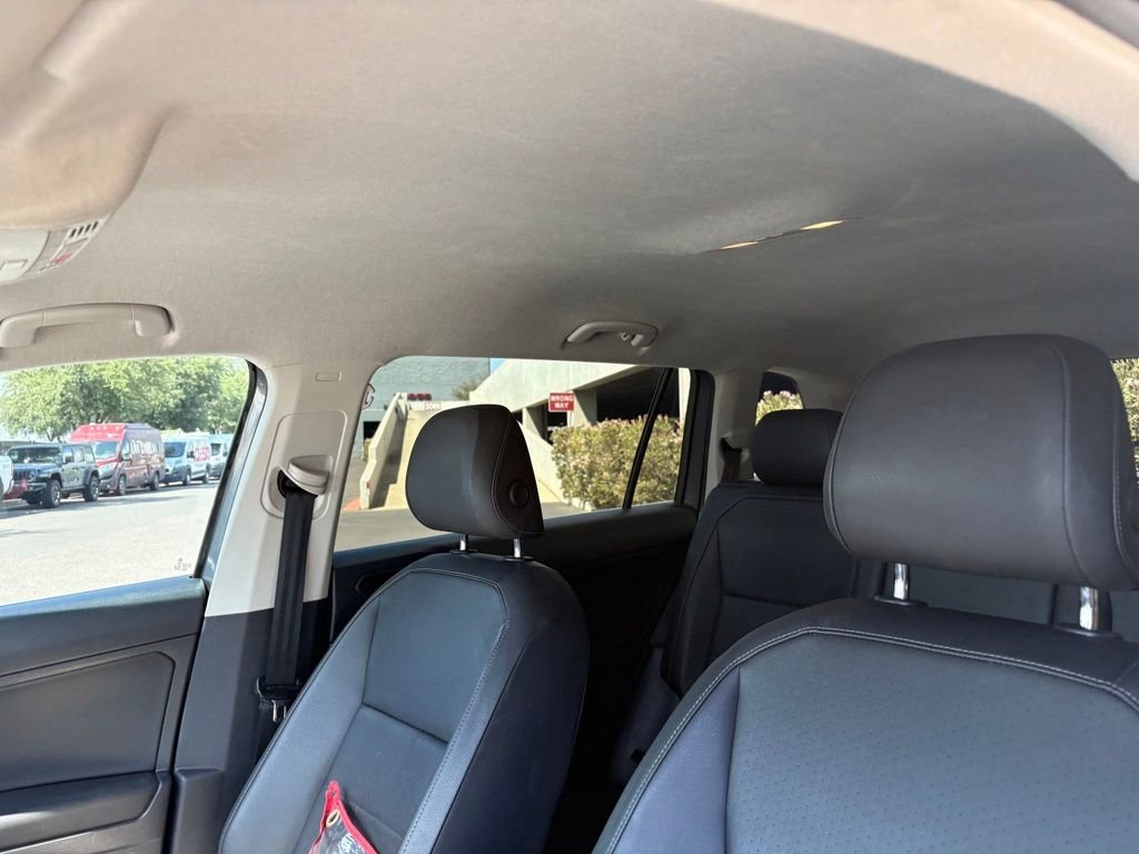 Used 2020 Gray Volkswagen 2.0T SE image 10