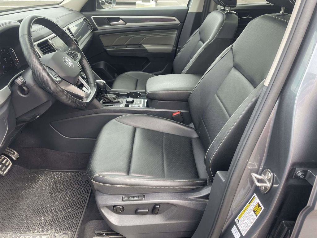 Used 2023 Gray Volkswagen 3.6L V6 SEL R-Line image 10
