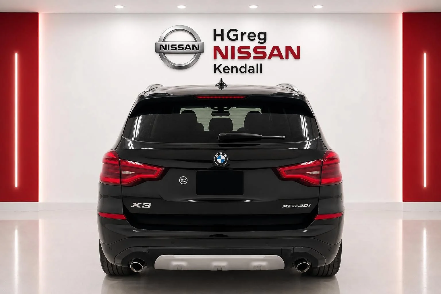 Used 2021 Black BMW xDrive30i image 6