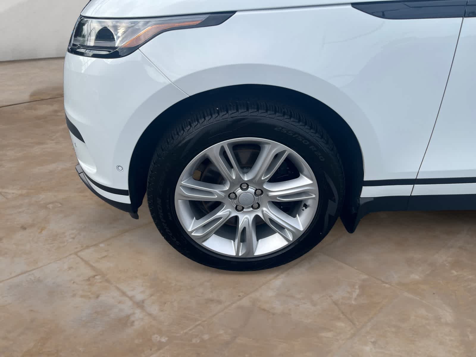 Used 2026 Fuji White Land Rover S image 14