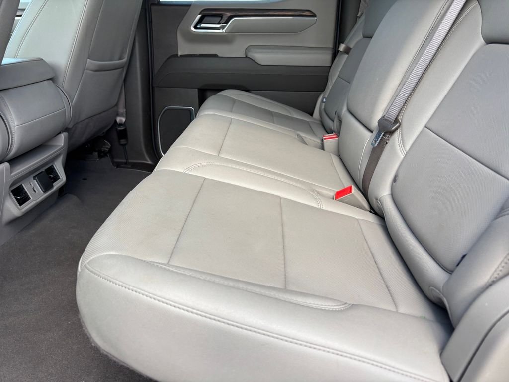 Used 2025 White GMC SLT image 24