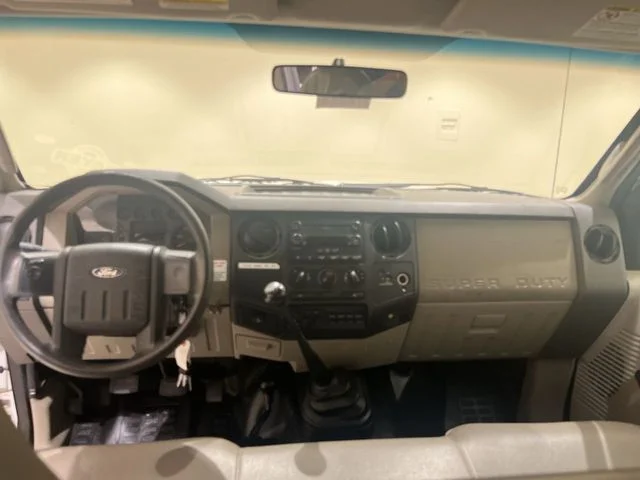 2008 Ford F-550 - Photo 16
