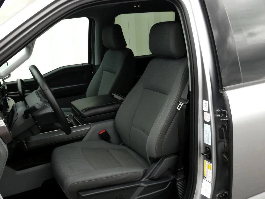 Used 2025 Silver Ford XLT image 6