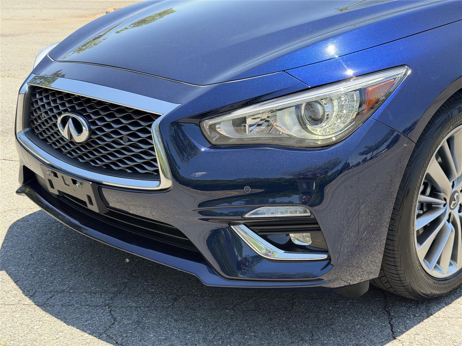 Used 2023 Grand Blue INFINITI LUXE image 34