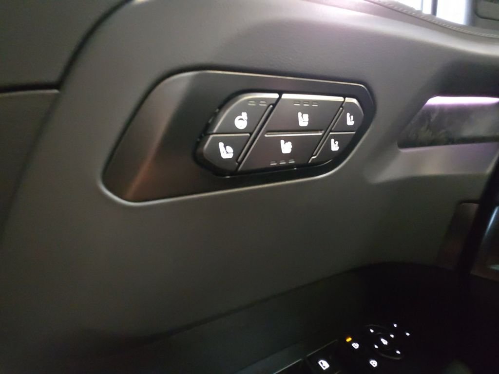 Used 2027 White Kia X-Pro SX-Prestige image 19