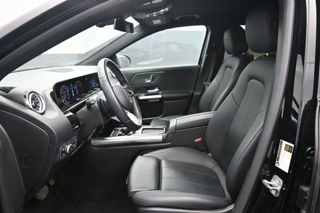 Used 2025 Black Mercedes-Benz GLA 250 image 7