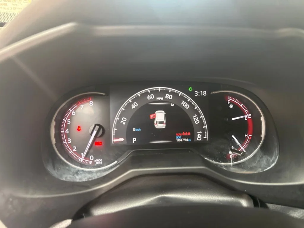 Used 2023 White Toyota XLE image 26