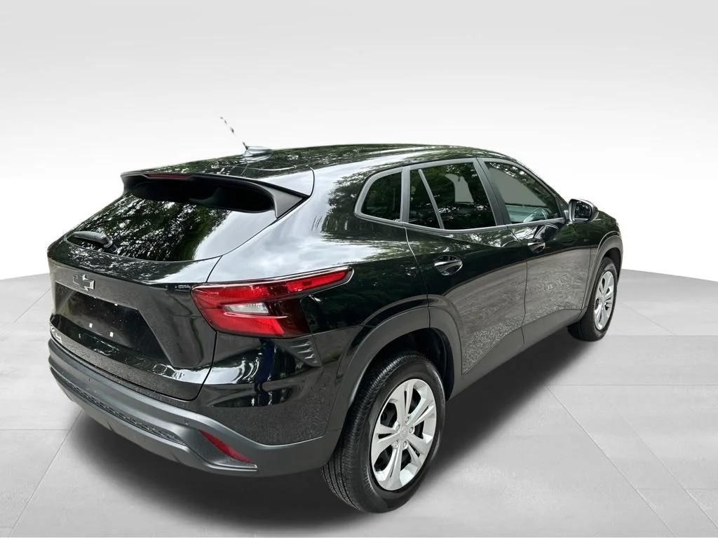 Used 2024 Black Chevrolet LS image 5