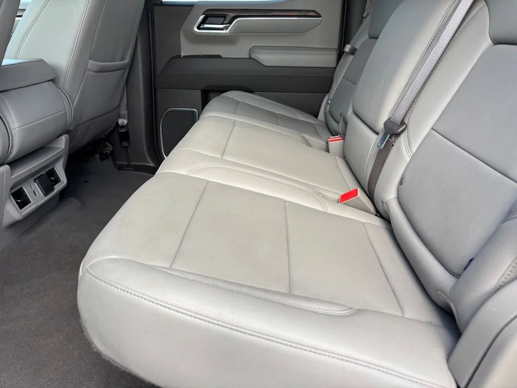 Used 2025 White GMC SLT image 24