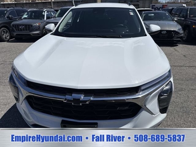 2025 Chevrolet Trax LT - Photo 11