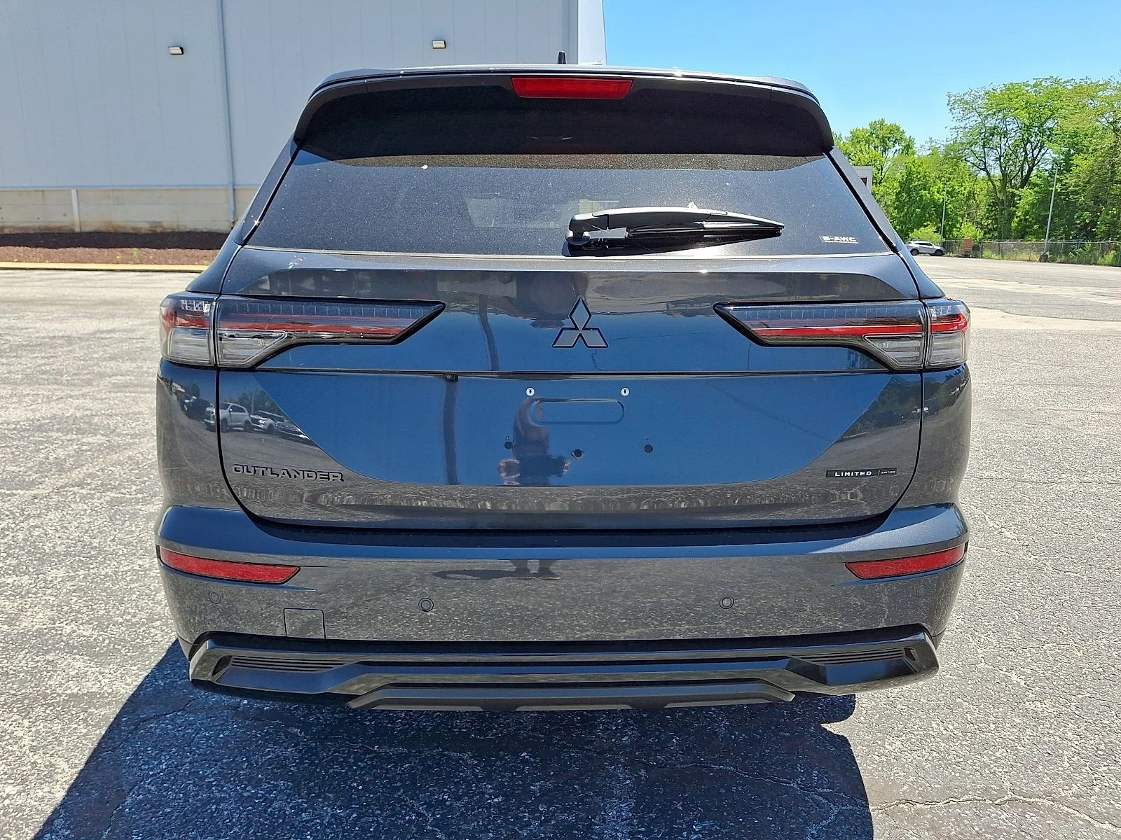 New 2026 Gray Mitsubishi LE image 7